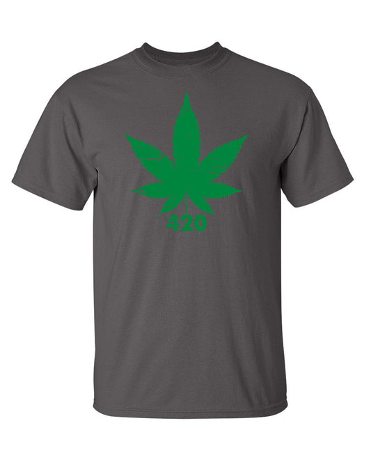 Funny T-Shirts design "420 Pot Leaf"